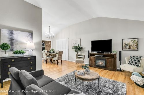 38 Normandy Ct, Middletown NJ 07748-3221 exterior