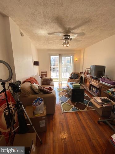 1711 13 St, Philadelphia PA 19148-1512 exterior