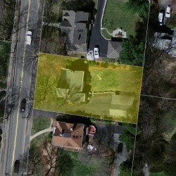 652 Chestnut St, Newton MA  02468-2019 aerial view