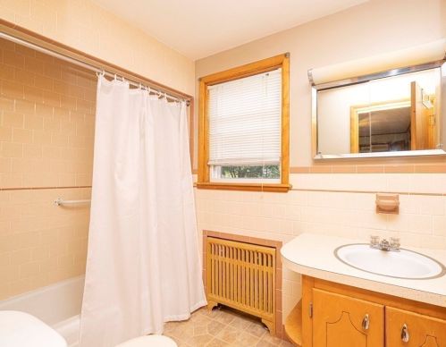 12 Kilmer Ave, Taunton MA 02780-4034 exterior