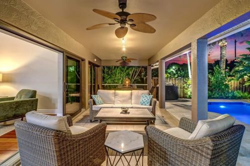 2298 River Reach Dr, Naples FL 34104-6923 exterior