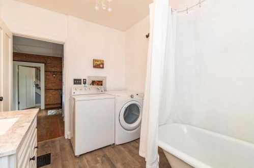 514 Kalamazoo St, Paw Paw MI 49079-1130 exterior