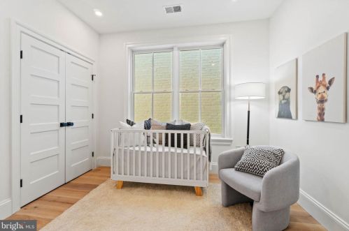 17 9th St, Washington DC  20003-1333 exterior