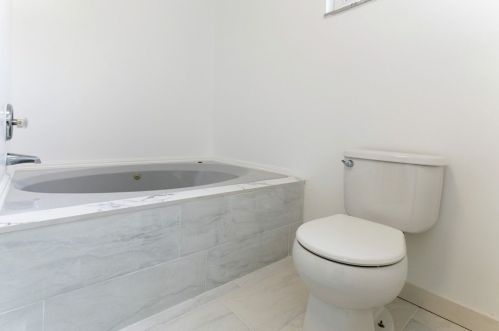 211 Ingram Ave, Pittsburgh PA  15205-2008 exterior