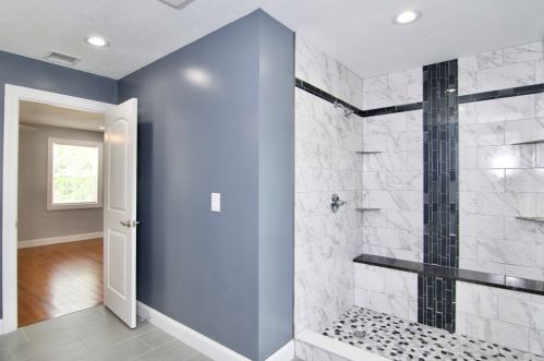 75 Rochford Cir, Springfield MA  01128-1024 exterior