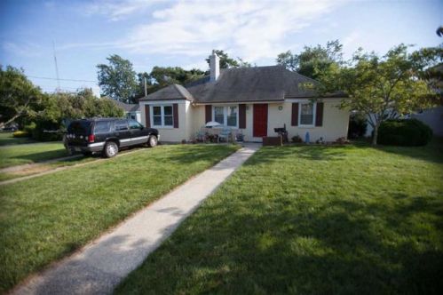 112 Bonnie Lee Dr, Northfield, NJ 08225-2502