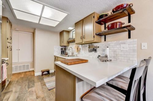 7211 Coronado Cir, Austin TX 78752-2008 exterior