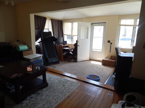 33 Fairwood Ave, Milford, CT 06460-5832