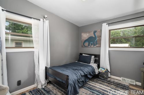 3823 Illinois Ave, Wyoming MI exterior