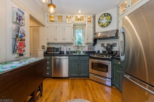 85 Spg Gdn Ave, Nutley NJ 07110-1508 exterior