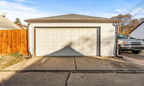 3625 Whitnall Ave, Milwaukee WI 53207-4461 exterior