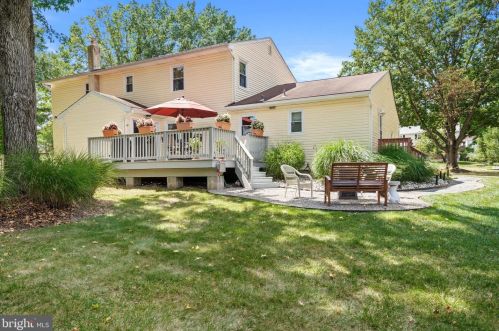 10 Blue Rdg Dr, Trenton NJ 08638-1214 exterior