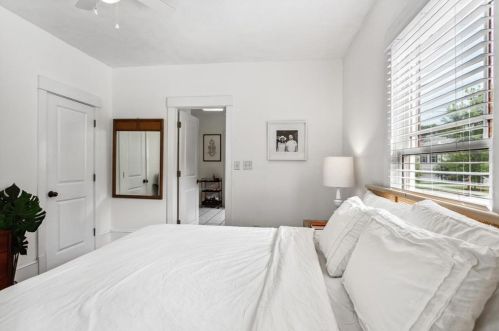 2491 Burtz St, Atlanta GA  30318-1802 exterior