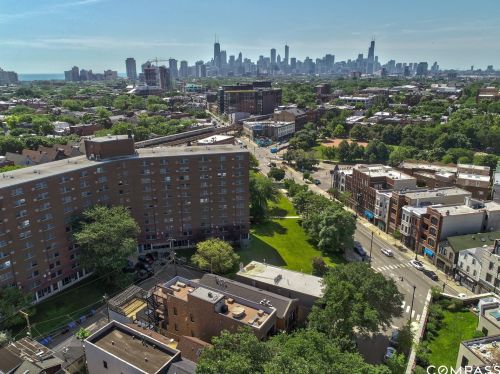 2713 Kenmore Ave, Chicago IL  60614-1305 exterior