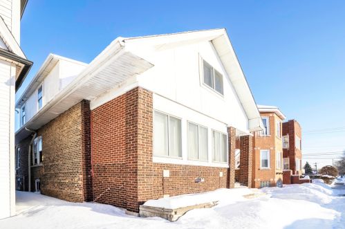 6235 Menard Ave, Chicago, IL 60638-4411