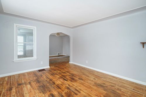 497 Mclaughlin Ave, Meskegon MI 49442-3970 exterior