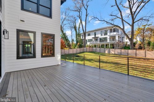 1520 Brookhaven Dr, Mc Lean VA  22101-4127 exterior