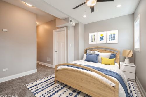 7215 Ridgeland Ave, Chicago IL 60649-2808 exterior