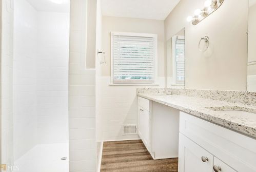 655 Lynn Cir, Atlanta GA  30311-2314 exterior