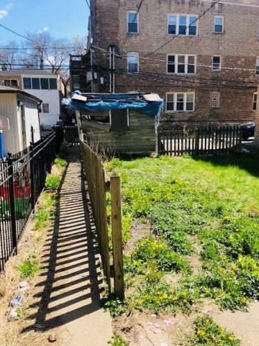 6431 Richmond St, Chicago IL  60645-4201 exterior