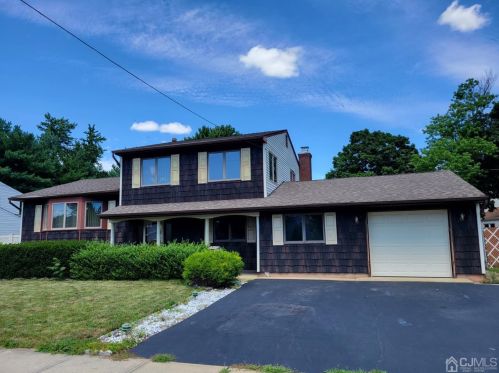 15 Haven Rd, Old Bridge, NJ 08857-1816