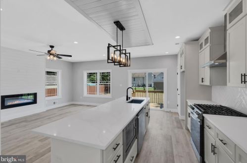 393 Hoover Ave, Berkeley Township NJ 08721-2866 exterior