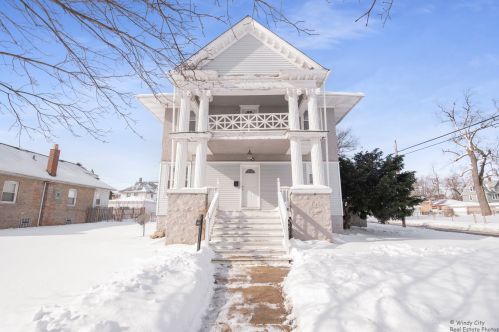 400 15th Ave, Broadview, IL 60153-1424