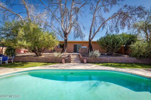 1424 Chapala Dr, Tucson AZ  85704-2037 exterior