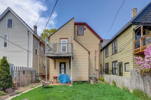 2446 Burrell St, Milwaukee WI 53207-1521 exterior