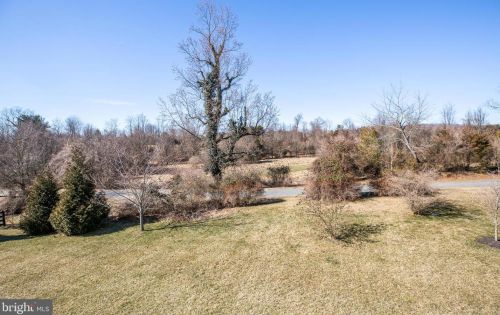 16609 Fox Chase Ct, Leesburg VA 20176-7845 exterior