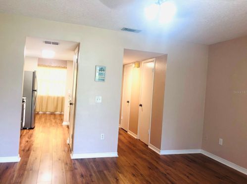 12739 57th St, Tampa, FL 33617-1273