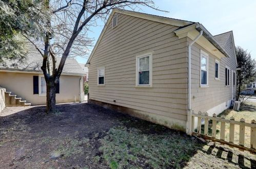 157 Sandringham Ave, Providence RI  02908-2313 exterior