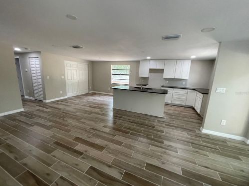 2608 111th Ave, Tampa, FL 33612-6243