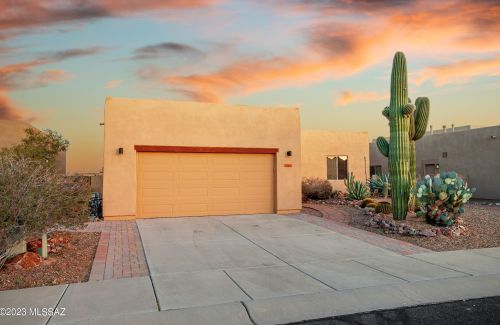 8154 Painted Feather Dr, Tucson AZ  85743-7418 exterior