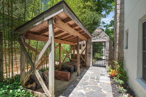 1827 Marlbrook Dr, Atlanta GA 30307-1768 exterior