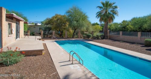 9155 Broadway Blvd, Tucson AZ  85710-4033 exterior