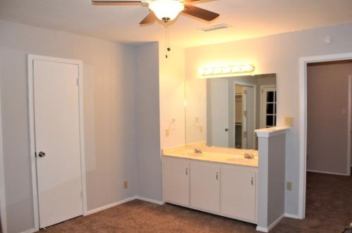 10009 Floyd Dr, Austin TX exterior