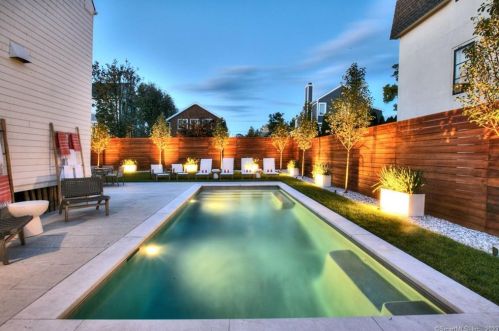 18 Danbury Ave, Westport CT  06880-6819 exterior