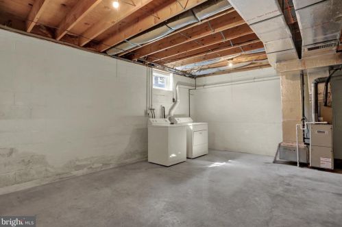 202 Georgetown Cir, Hanover PA 17331-2363 exterior