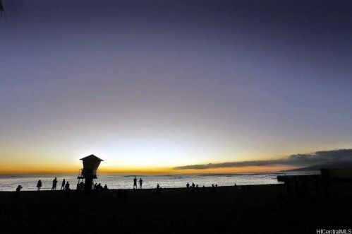 1920 Ala Moana Blvd, Honolulu HI  96815-1865 exterior