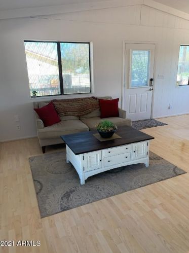 2620 Captain Dreyfus Ave, Phoenix AZ 85032-6706 exterior