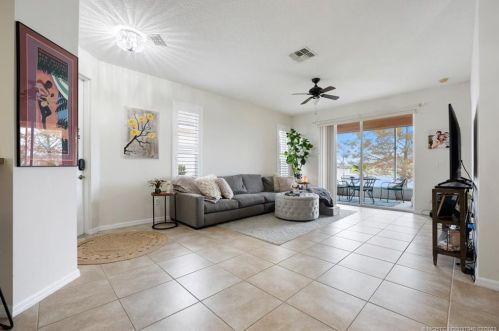 9956 Chadwick Dr, Fort Pierce FL 34987-2418 exterior