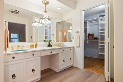 213 Harwick Dr, Pittsburgh PA  15235-5331 exterior