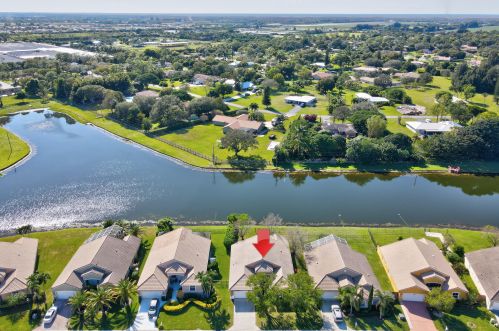 9212 Cove Point Cir, Boynton Beach FL 33472-2766 exterior