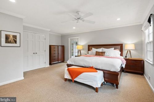 32 Evergreen Cir, Princeton NJ 08540-4028 exterior