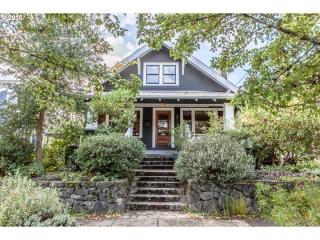 2133 57 Ave, Portland OR  97215-4004 exterior