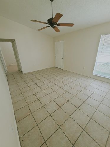 1544 Candlewyck Dr, Orlando FL  32807-2947 exterior