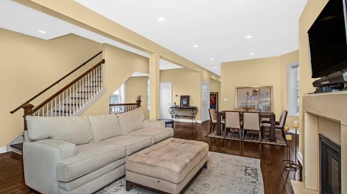 3935 Drake Ave, Chicago IL 60618-2219 exterior