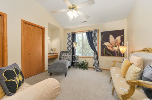 8842 Sunridge Dr, Sandy UT 84093-7044 exterior