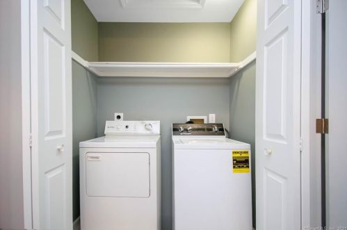 607 Locksmith, Windsor CT  06095-2036 exterior